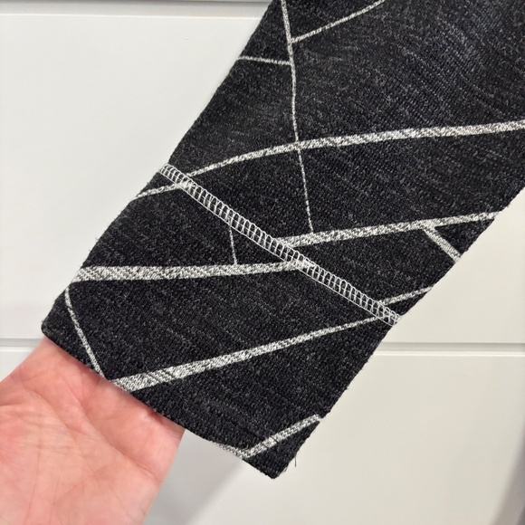 GG Collection made in Canada lightweight asymmetric hem sweater sz LG - Picture 4 of 15